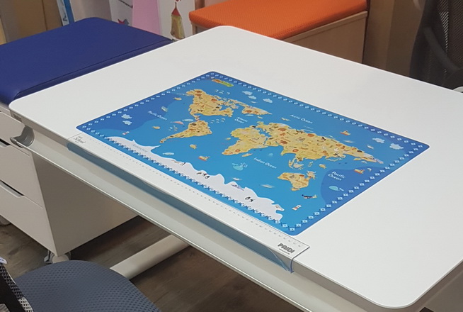 накладка на детский стол. детский круглый столик со стульчиками и зонтом микки маус. стол детский пластиковый. накладка на детский стол. накладка на детский стол.